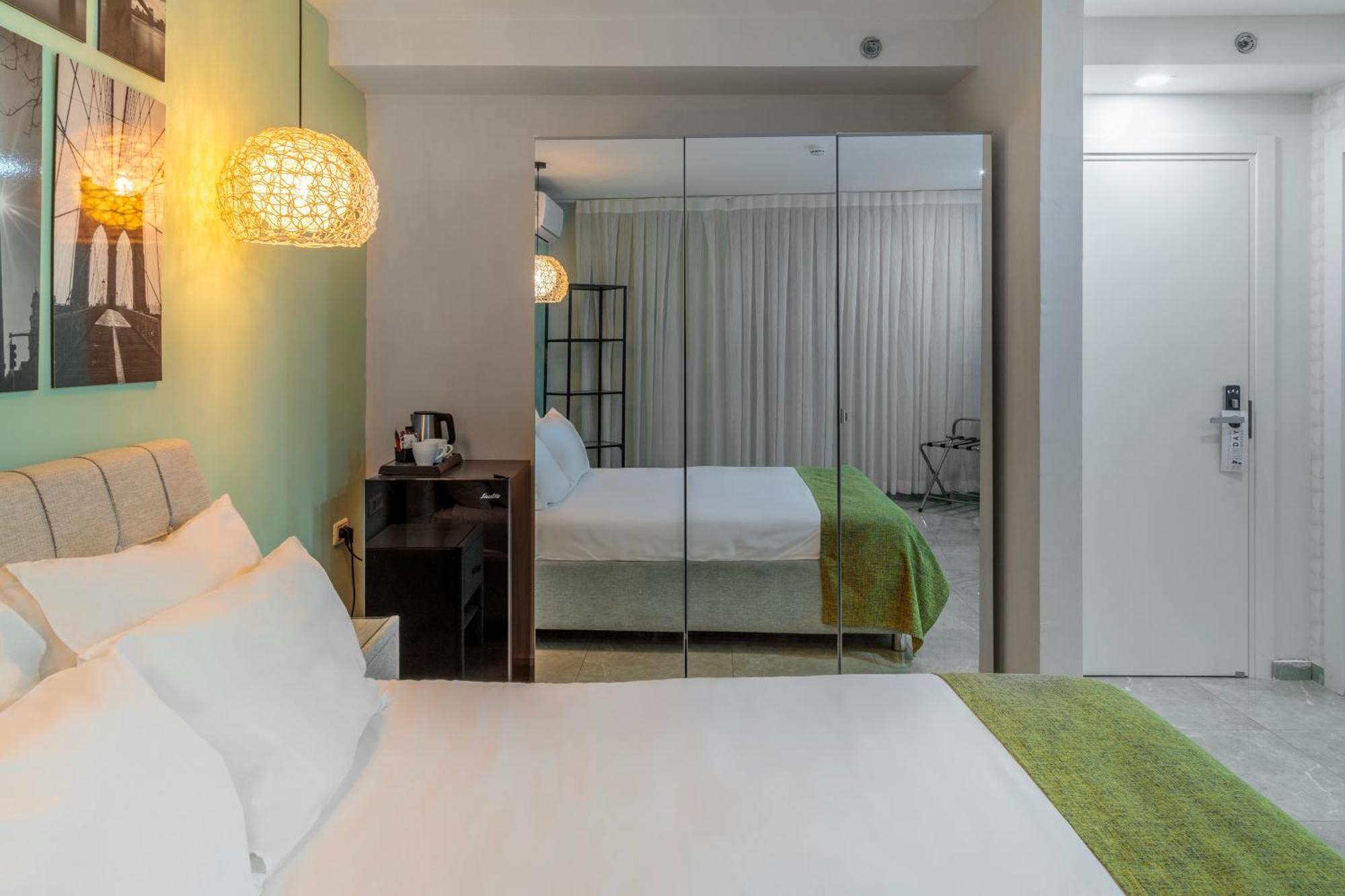 Lago Hotel Тверия Экстерьер фото